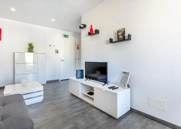 Apartamento Red Velvet 1 Bdr Flat With Balcony By Lovelystay *
