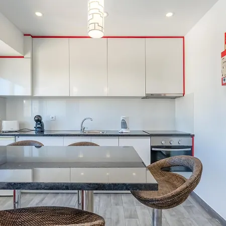 Red Velvet 1 Bdr Flat With Balcony By Lovelystay Appartement