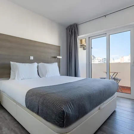 Red Velvet 1 Bdr Flat With Balcony By Lovelystay Appartement Portimão