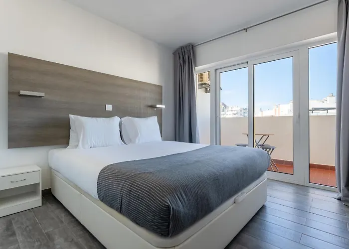 Red Velvet 1 Bdr Flat With Balcony By Lovelystay Daire Portimão