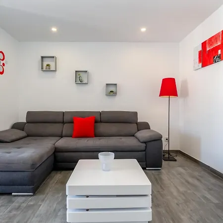 Red Velvet 1 Bdr Flat With Balcony By Lovelystay Apartman Portimão